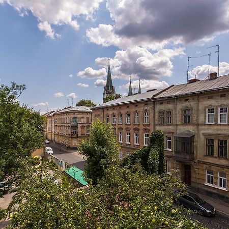 1 Bedroom Apartment Near Elizabeth'S The Cathedral Lemberg Exterior foto