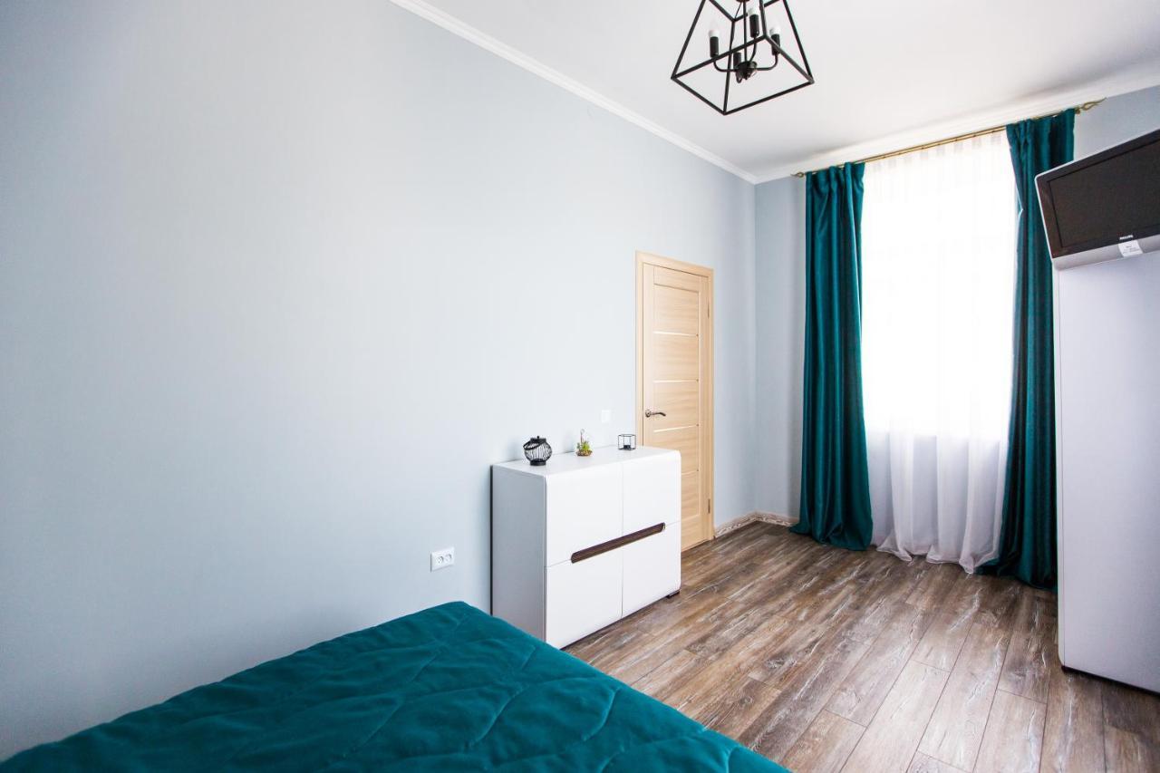 1 Bedroom Apartment Near Elizabeth'S The Cathedral Lemberg Exterior foto