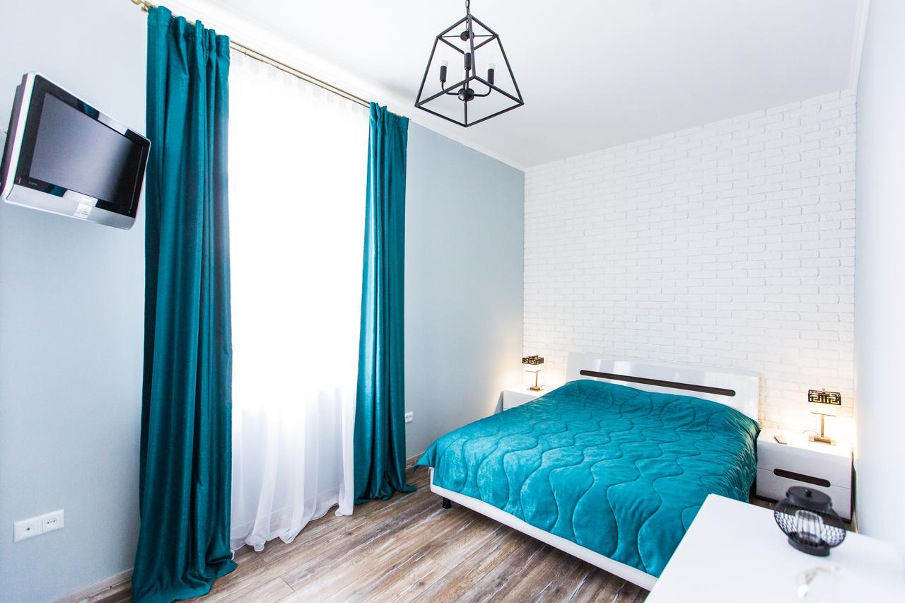 1 Bedroom Apartment Near Elizabeth'S The Cathedral Lemberg Exterior foto