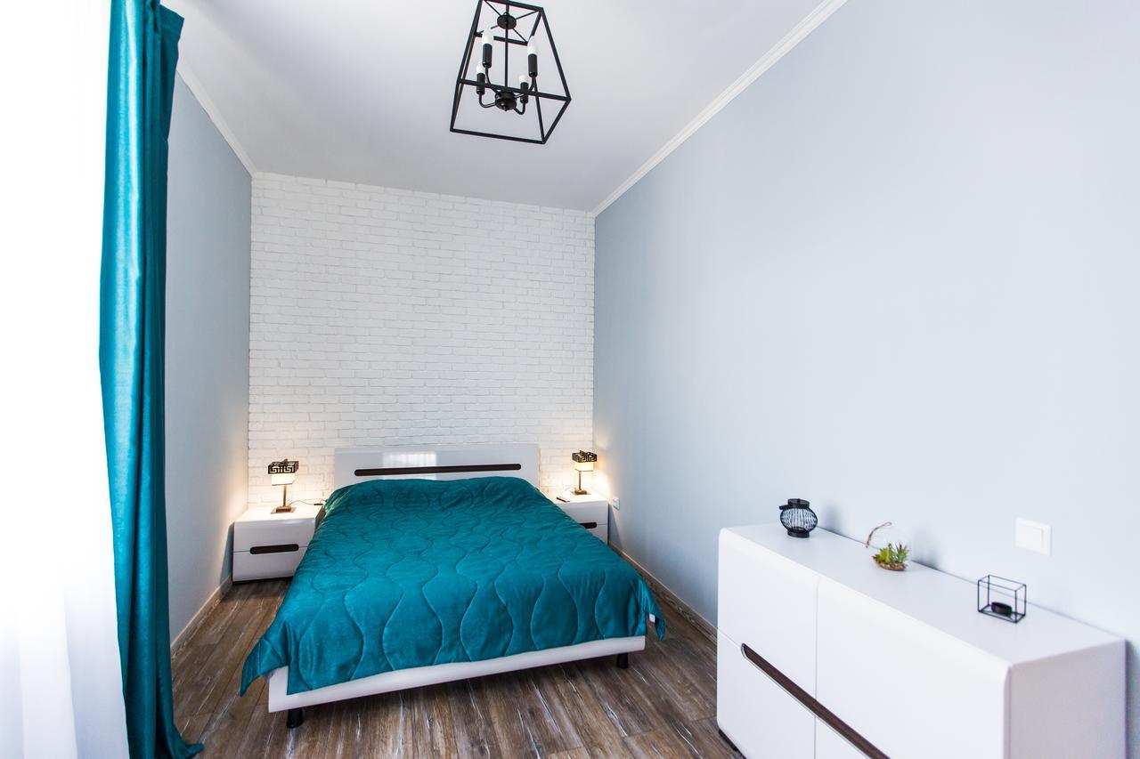 1 Bedroom Apartment Near Elizabeth'S The Cathedral Lemberg Exterior foto