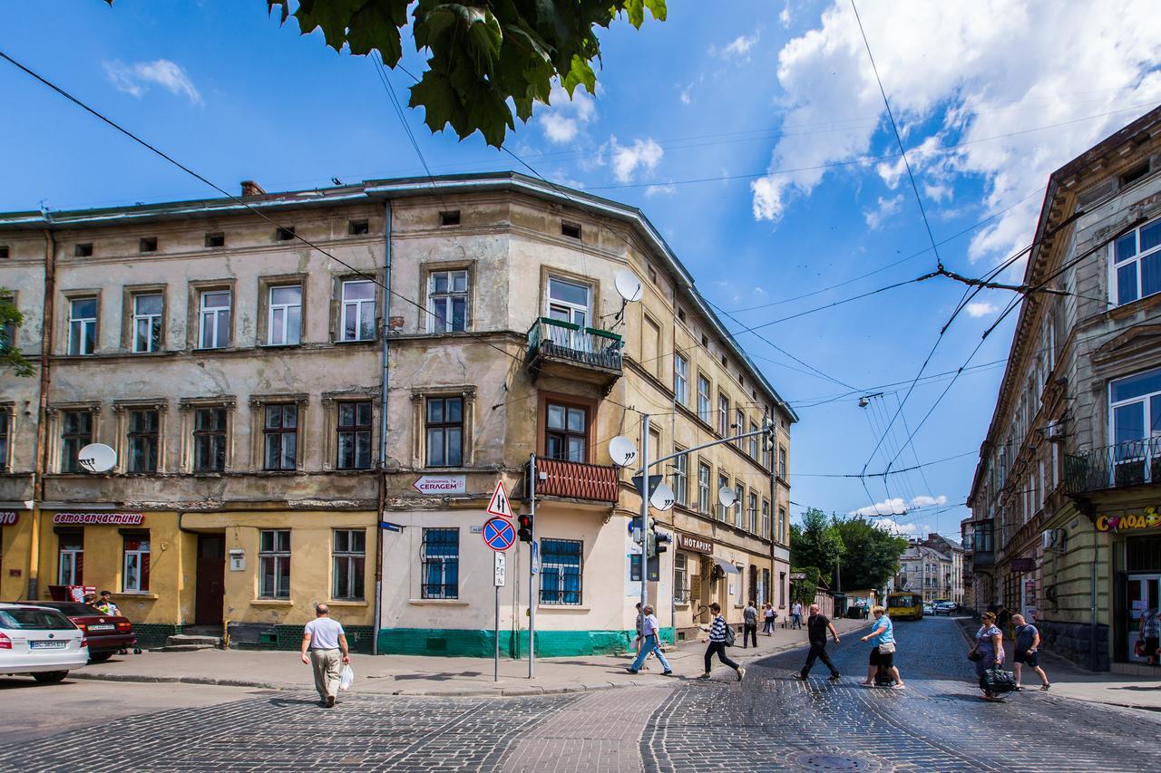 1 Bedroom Apartment Near Elizabeth'S The Cathedral Lemberg Exterior foto