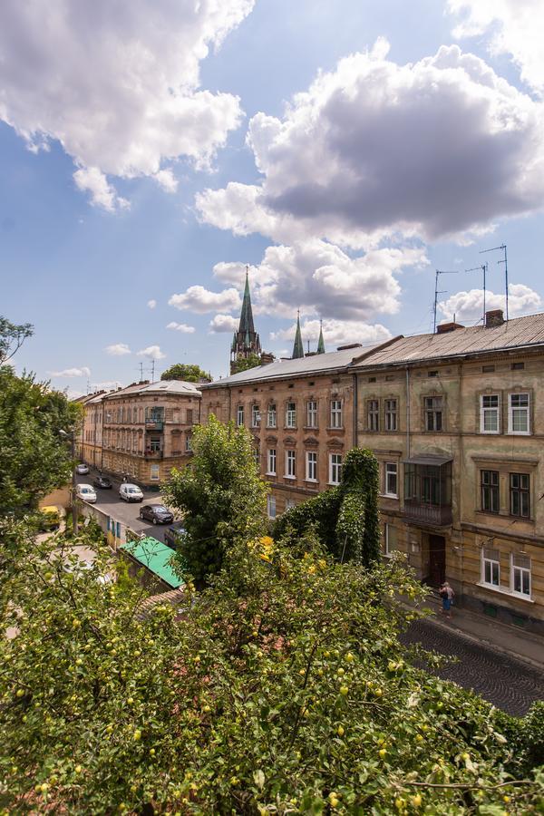 1 Bedroom Apartment Near Elizabeth'S The Cathedral Lemberg Exterior foto