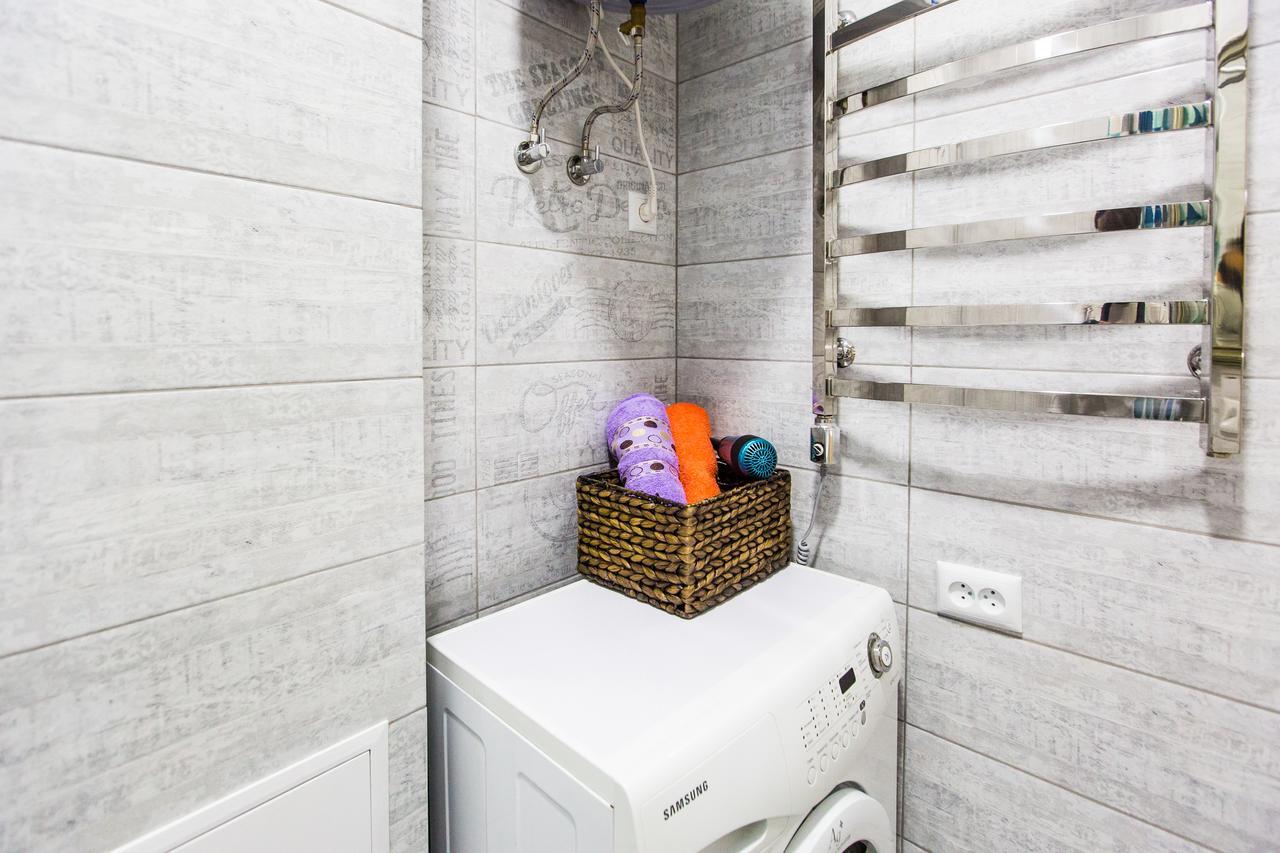 1 Bedroom Apartment Near Elizabeth'S The Cathedral Lemberg Exterior foto